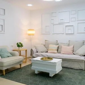 https://apartment-caleta-beach-malaga.es-andalucia.com