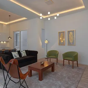  Apartment Fresh Velazquez